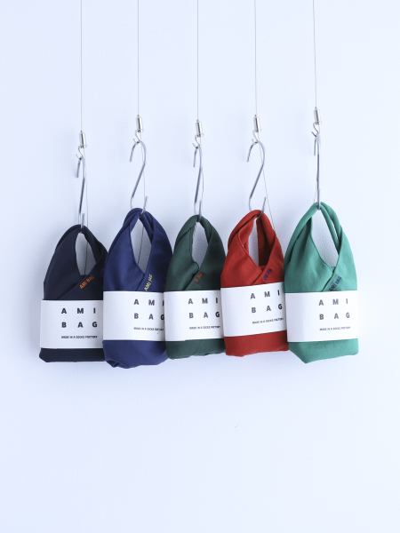 <img class='new_mark_img1' src='https://img.shop-pro.jp/img/new/icons6.gif' style='border:none;display:inline;margin:0px;padding:0px;width:auto;' />AMITABI " AMIBAG M ( GREEN / BRICK RED / DARK GREEN / NAVY / INK BLACK )"