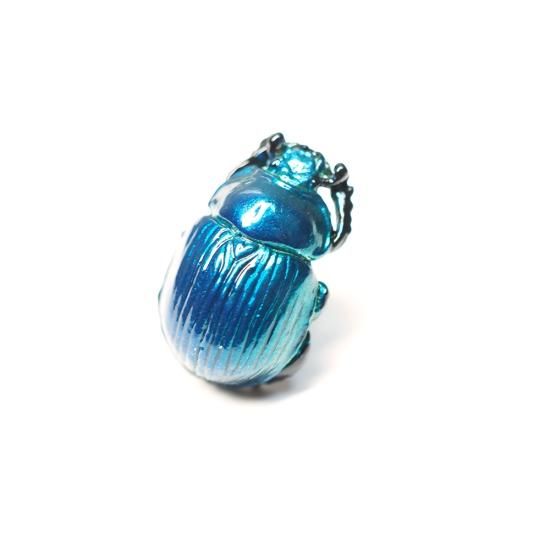 Nina【ルリセンチコガネ“Aelurillus festivus”の片耳ピアス】 - Nina