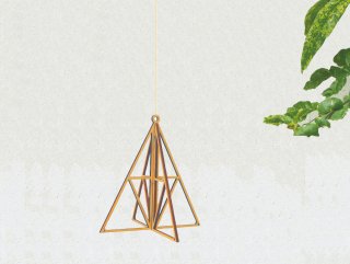 Kito　木製オーナメント  ピラミッド（リトアニア製）