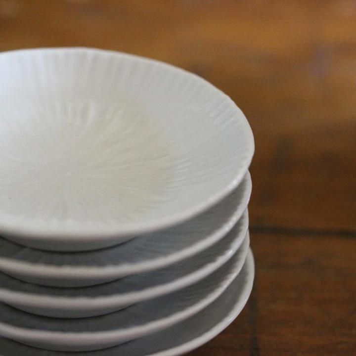 九谷青窯 白磁 内しのぎ 3.5寸皿 九谷焼 - 作家ものの器と生活