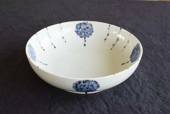 九谷青窯 三宅英雅 朱入り点描並木 6.5寸鉢 中皿 - 作家ものの器と生活