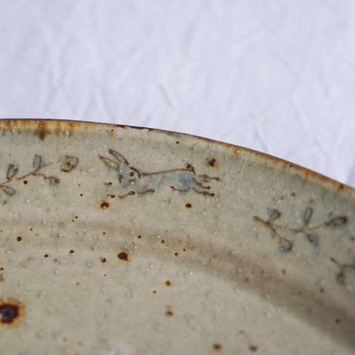 コウホ窯 市野吉記 いろ安南 楕円皿(うさぎ) - 作家ものの器と生活雑貨