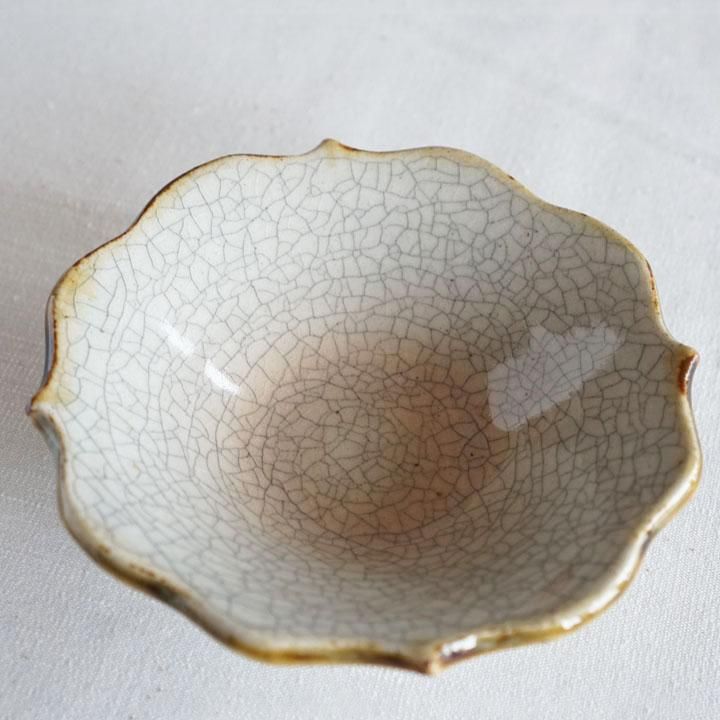 定番の冬ギフト はなクラフト ハラコウイチ 輪花小鉢 墨入貫入 - 作家ものの器と 食器
