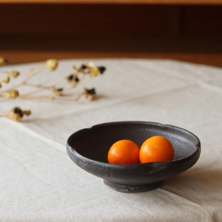 遠藤素子 梅鉢 灰釉 - 作家ものの器と生活雑貨 on-la-cru(オンラクル) 遠藤素子 梅鉢 灰釉 - 作家ものの器と生活雑貨 on-la-cru(オンラクル)