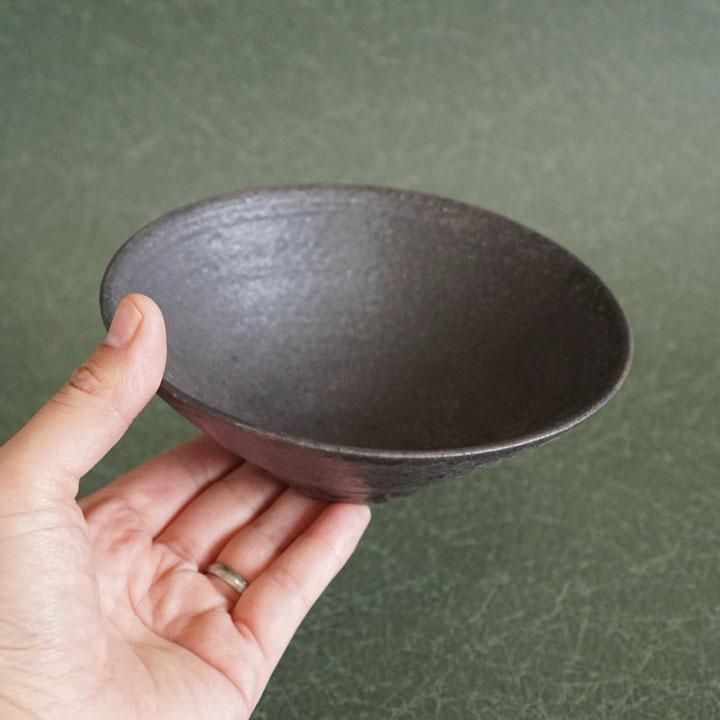 遠藤素子 すり鉢形小鉢 灰釉 - 作家ものの器と生活雑貨 on-la-cru