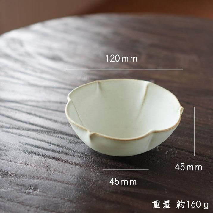さんちゃ窯 中林範夫 白 4寸稜花小鉢 - 作家ものの器と生活雑貨 さんちゃ窯 中林範夫 白 4寸稜花小鉢 - 作家ものの器と生活雑貨