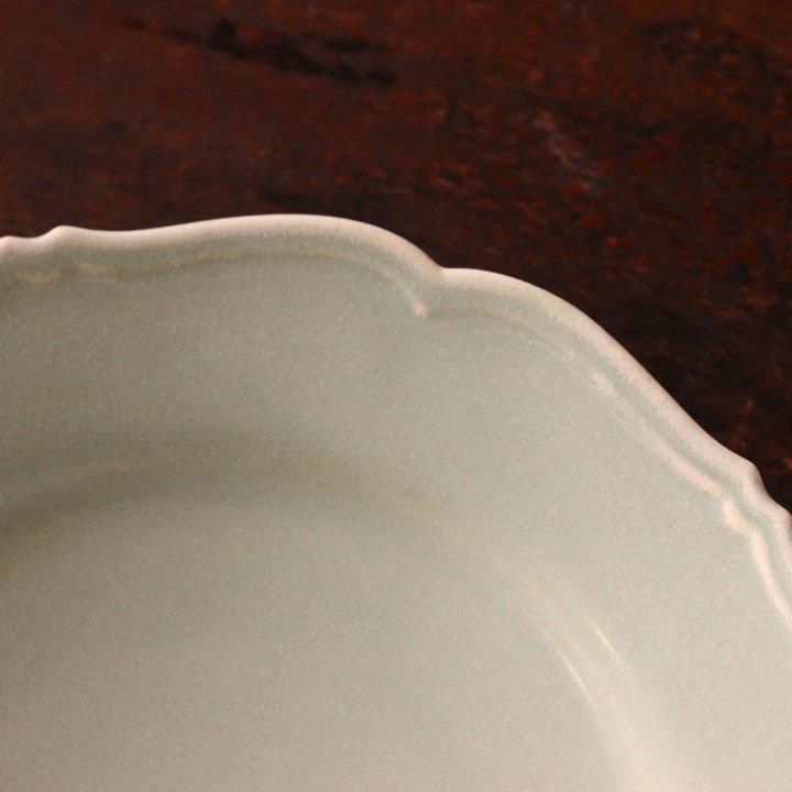 あわびウェア 岡本純一 輪花皿M 青磁 - 作家ものの器と生活雑貨 on-la