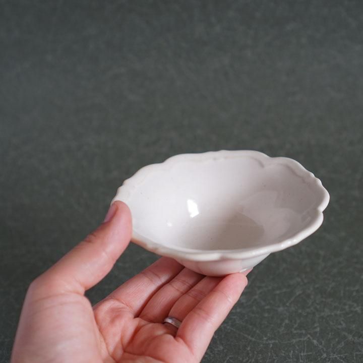 あわびウェア 岡本純一 輪花小鉢 白磁 - 作家ものの器と生活雑貨