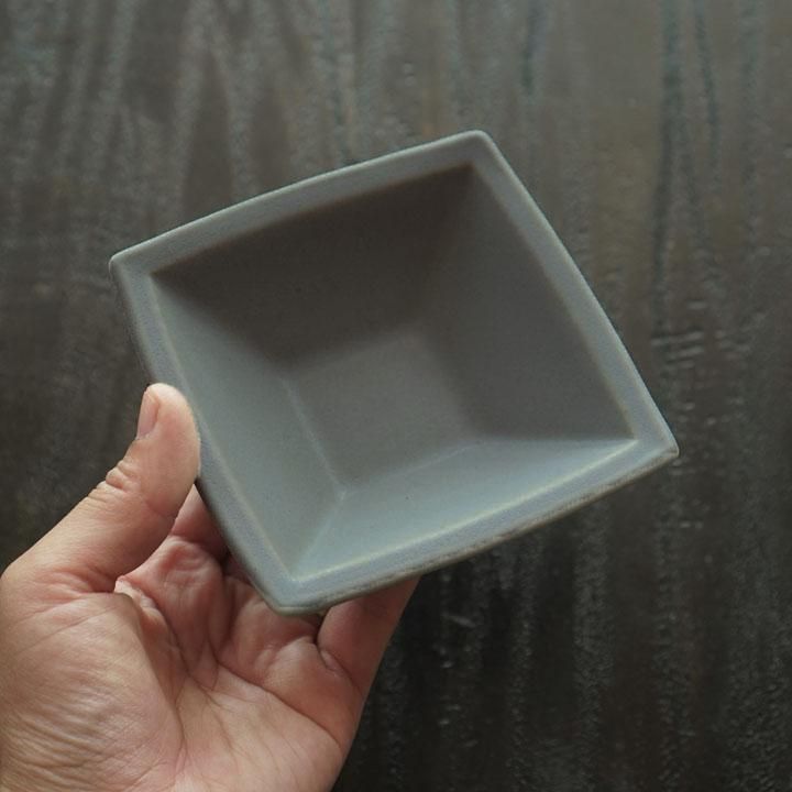 ブランド一覧 | ワールド オンラインストア あわびウェア 岡本純一 作家ものの器と生活 - 青マット 四方小鉢 食器