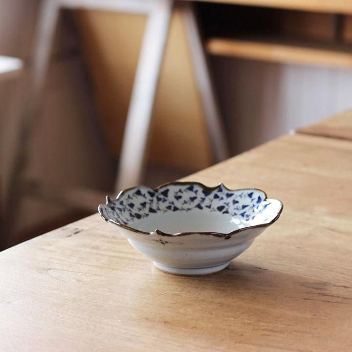 陶房遊 輪花リム鉢 中 花唐草 - 作家ものの器と生活雑貨 on-la-cru