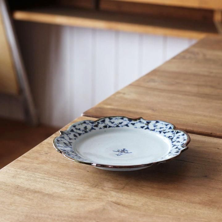 陶房遊 6.5寸輪花リム皿 花唐草 - 作家ものの器と生活雑貨 on-la