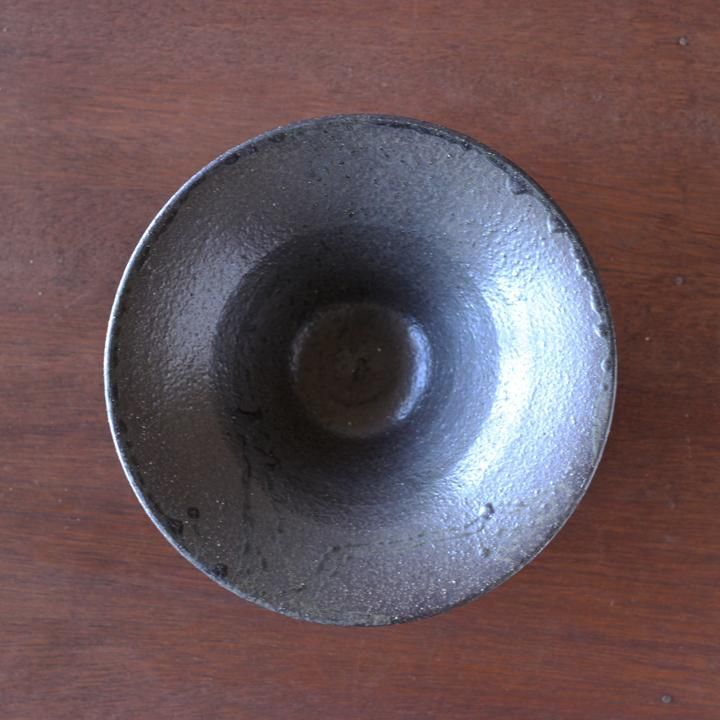 陶工房つばめ 平井悠一 黒七寸深鉢 - 作家ものの器と生活雑貨 on-la