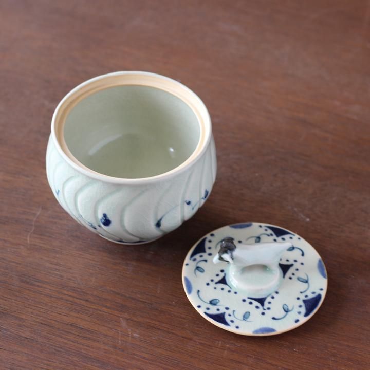 橋本よしこさん作　磁器染め付け　蓋もの 橋本よしこ 蓋物 染付 橋本よしこさん作 磁器染め付け 蓋もの