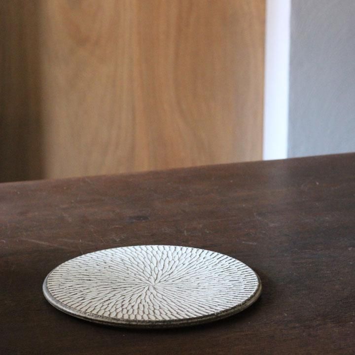 幸山窯 山本雅則 陶板皿 8寸 白 - 作家ものの器と生活雑貨 on-la-cru