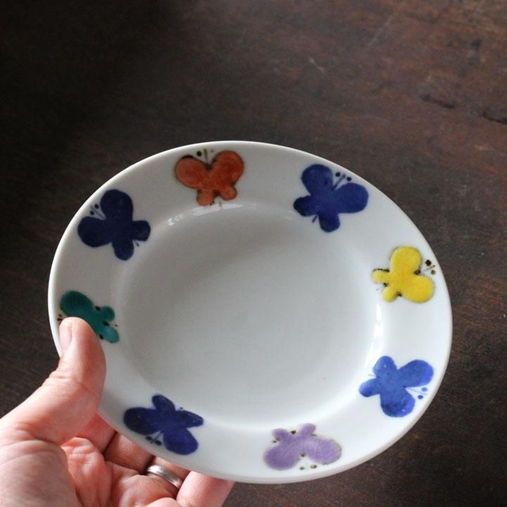 徳永遊心窯 色絵蝶々並べ 5寸皿 - 作家ものの器と生活雑貨 on-la