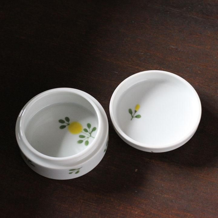 徳永遊心窯 色絵花蛍 合子 - 作家ものの器と生活雑貨 on-la-cru