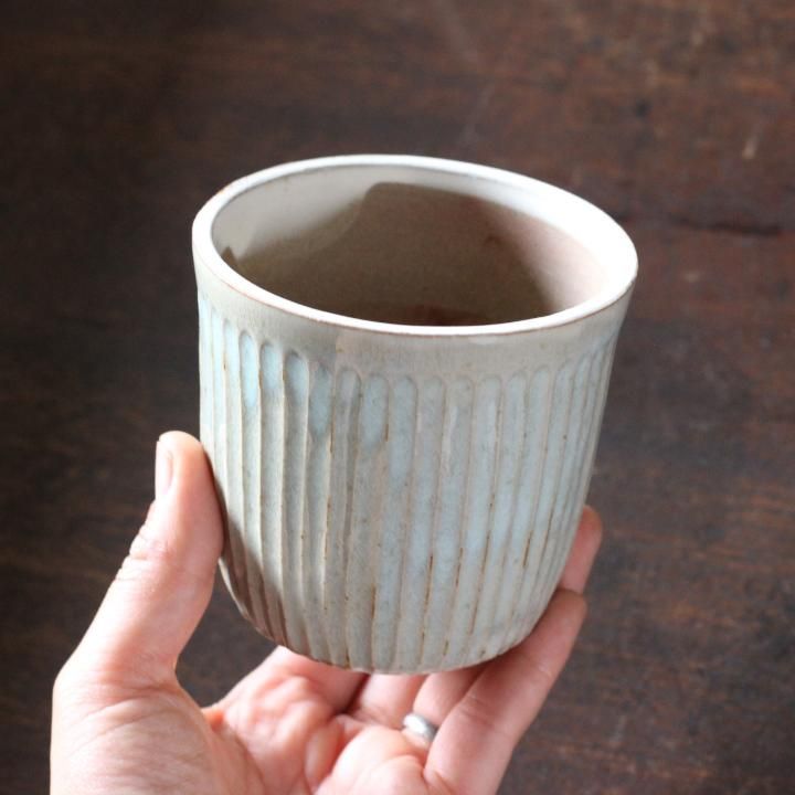 石渡磨美 塩壺 L 灰粉引 - 作家ものの器と生活雑貨 on-la-cru