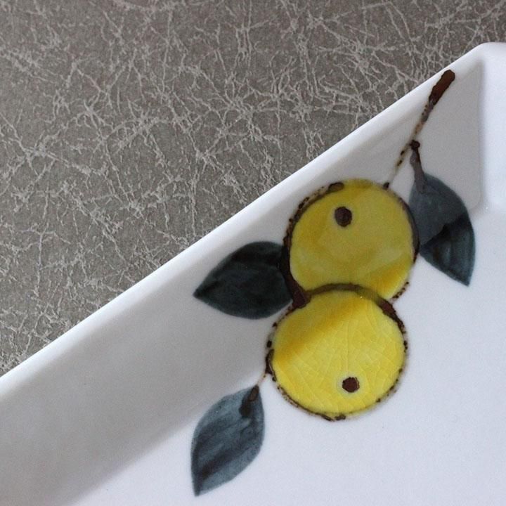 徳永遊心窯 色絵みかん 隅切長角皿 - 作家ものの器と生活雑貨 on-la