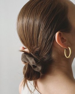 MINI CURVE EARRINGS 
