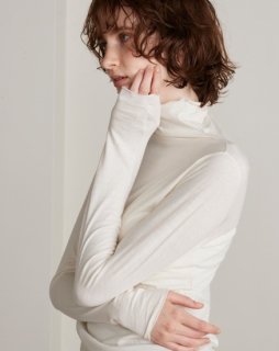 cotton cashmere high neck T
の商品画像