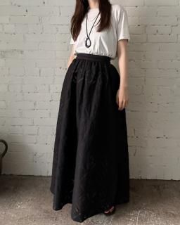 <img class='new_mark_img1' src='https://img.shop-pro.jp/img/new/icons1.gif' style='border:none;display:inline;margin:0px;padding:0px;width:auto;' />reverse applique flare skirtの商品画像