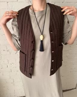 Quilted Vest Walnutの商品画像