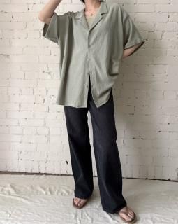 <img class='new_mark_img1' src='https://img.shop-pro.jp/img/new/icons1.gif' style='border:none;display:inline;margin:0px;padding:0px;width:auto;' />sage green shirtの商品画像