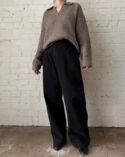 <img class='new_mark_img1' src='https://img.shop-pro.jp/img/new/icons1.gif' style='border:none;display:inline;margin:0px;padding:0px;width:auto;' />Tailored Curve Legged Trouserの商品画像