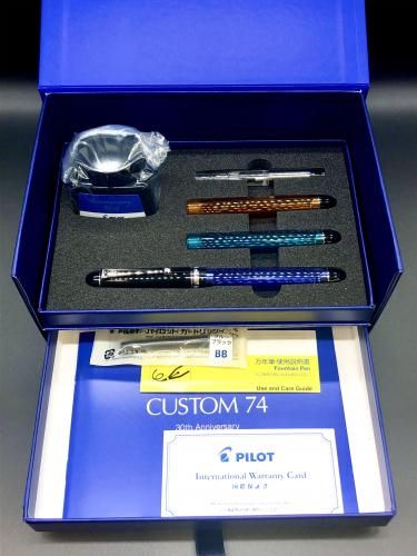 PILOT 100周年記念 万年筆 ネイビー【未使用・ケース＆紙ケース付き】 Yahoo!オークション -「パイロット 万年筆 100周年」の落札相場