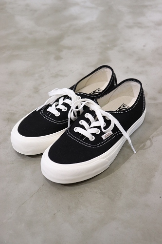 VANS　バンズ　AUTHENTIC オーセンティック