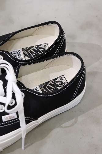 VANS バンズ AUTHENTIC VR3