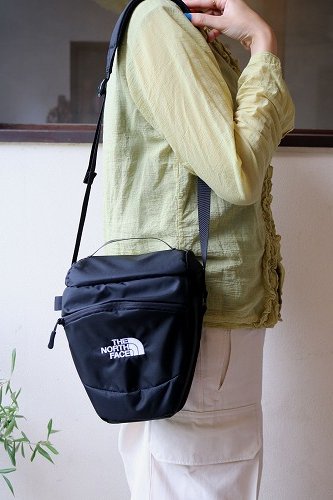 THE NORTH FACE ザ ノースフェイス Explorer Camera Bag THE NORTH FACE ザ ノースフェイス Explorer Camera Bag