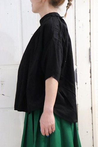 Veritecoeur ヴェリテクール バックボタンブラウス