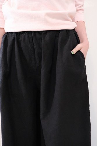 Veritecoeur ヴェリテクール サイドタッククロップドパンツ Veritecoeur ヴェリテクール サイドタッククロップドパンツ