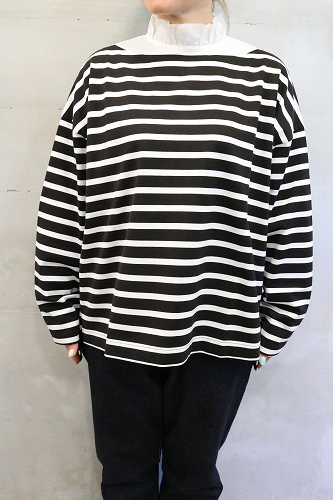 Porter des boutons ポルテデブトン フリルカラーバスクシャツ