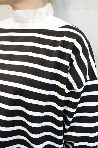 Porter des boutons ポルテデブトン フリルカラーバスクシャツ