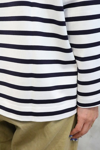 Porter des boutons ポルテデブトン フリルカラーバスクシャツ