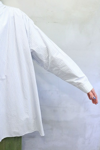 Veritecoeur ヴェリテクール プルオーバーシャツ