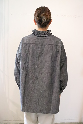 25ss Yarmo DUNGAREE RUFFLE SHIRTS シャツ s28_model2.jpg