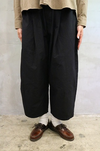 Veritecieur ヴェリテクール コクーンパンツ