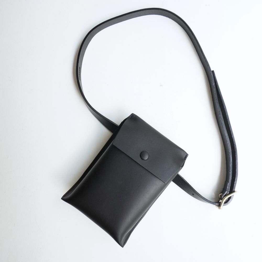 WAISTPOUCH BELT _ black