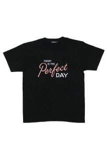 <img class='new_mark_img1' src='https://img.shop-pro.jp/img/new/icons47.gif' style='border:none;display:inline;margin:0px;padding:0px;width:auto;' />PRETO AND BRANCO  LETTERBOYTEE (PINK-WHITE-BLACK)