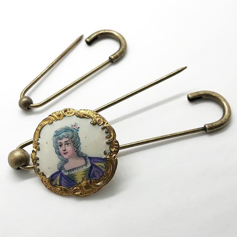 ⬇️【希少】アンティーク エナメル手書きボタン