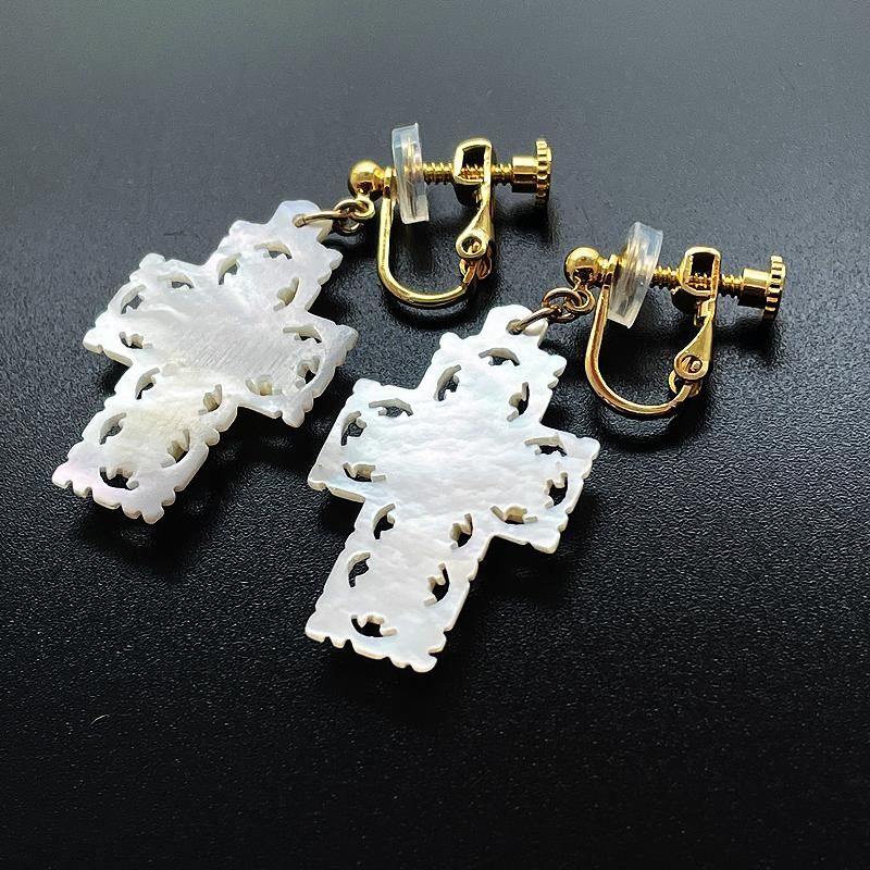 ベツレヘムパール Tiny Cross（プレーン・イヤリング、ピアス ）