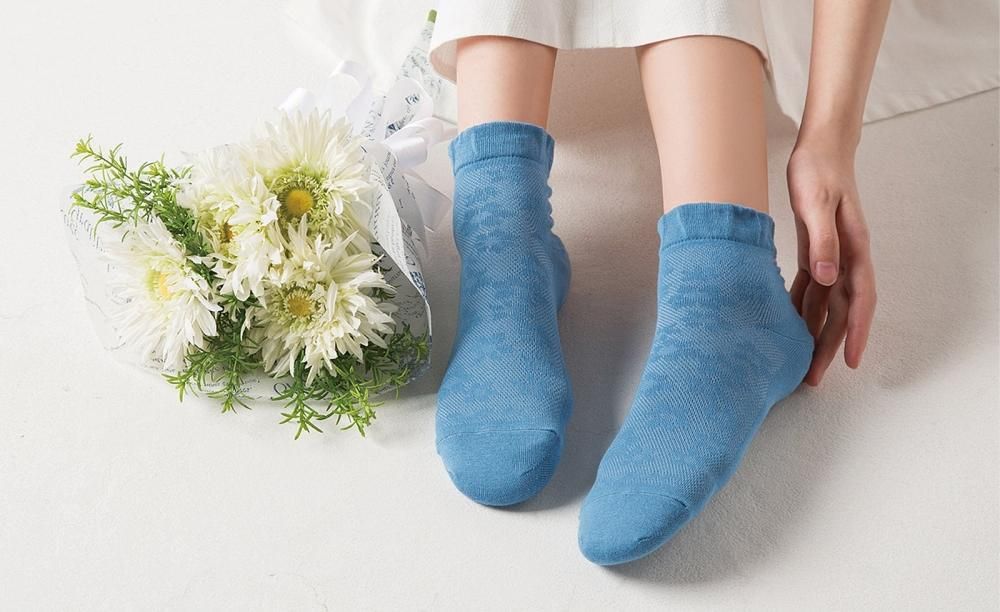 ガサガサかかとが約3日間でツルツルに！足うら美人(メッシュ