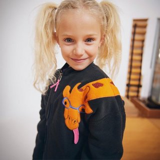 <img class='new_mark_img1' src='https://img.shop-pro.jp/img/new/icons7.gif' style='border:none;display:inline;margin:0px;padding:0px;width:auto;' />Fleece Jacket Giraffe