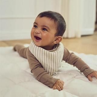 <img class='new_mark_img1' src='https://img.shop-pro.jp/img/new/icons7.gif' style='border:none;display:inline;margin:0px;padding:0px;width:auto;' />Stripe muslin bib