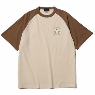 <img class='new_mark_img1' src='https://img.shop-pro.jp/img/new/icons1.gif' style='border:none;display:inline;margin:0px;padding:0px;width:auto;' />Whatever Smile Raglan Tee (Brown)