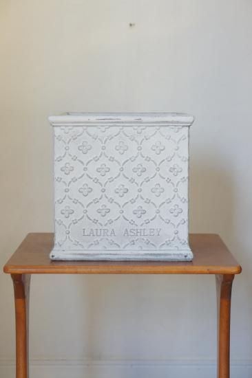 キューブライトA ホワイト 27 - Laura Ashley - アトリエajisai