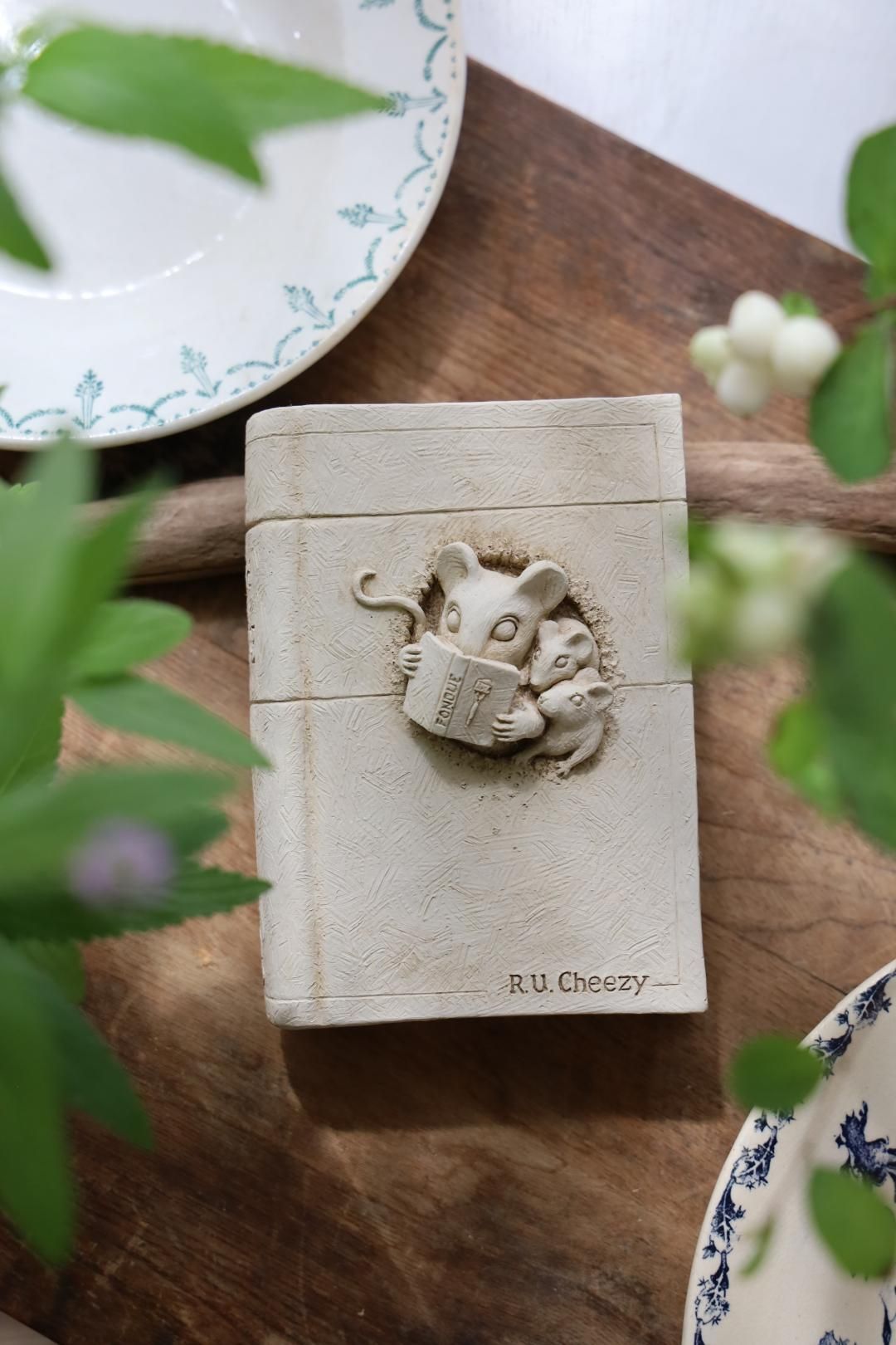 Carruth studio ガーデンオーナメント Bedtime for Bookmice